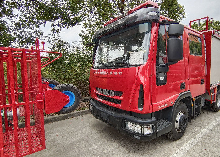 IVECO Chassis Water and Foam Tanker Fire Truck with Two Rows Cab 6 Seats