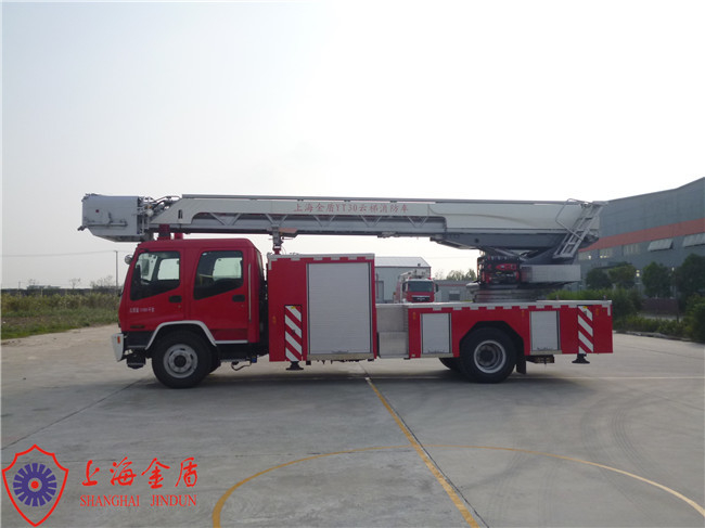 30m Working Height Commercial Aerial Ladder Fire Truck With Two Row Cab 6 Seats