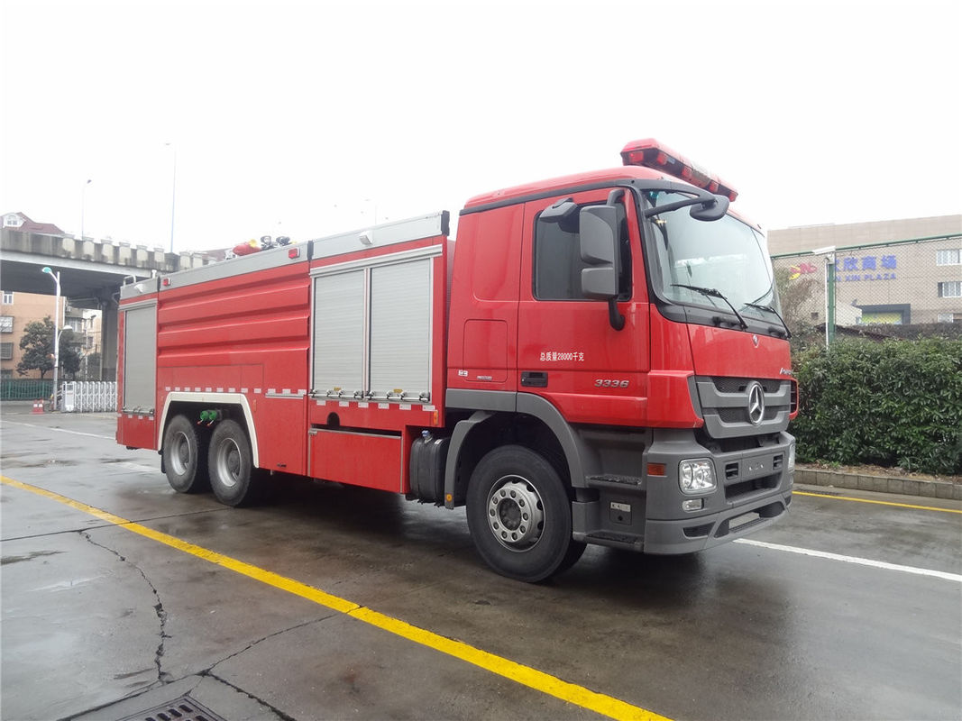8000L Foam Fire Truck With 4600mm Wheel Base And 55m Shoot Range