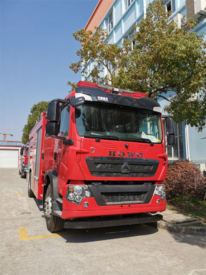 Dua Baris Kabin 4×2 Penggerak Truk Pemadam Kebakaran Tanker Air Dengan Monitor Kebakaran Manual 60L/dtk
