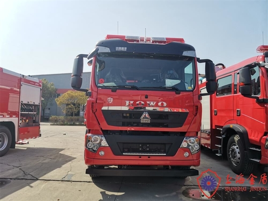 Tugas Ringan 4×2 Drive 8000L Foam Fire Fighting Truck Dengan Manual Fire Monitor
